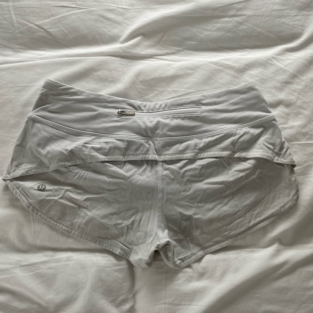 Lululemon speed up low-rise shorts